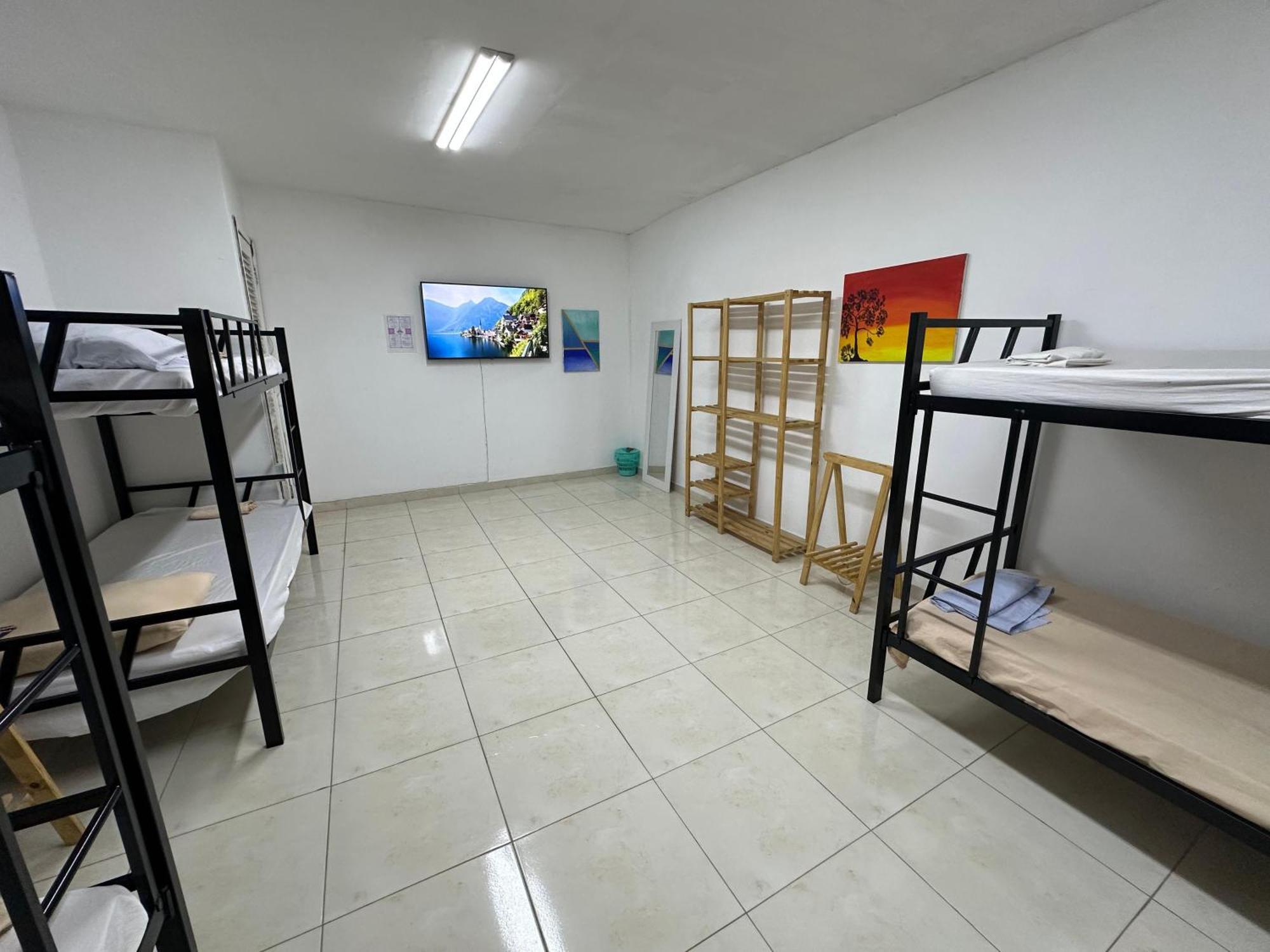 Casinha Tropical Hostal *