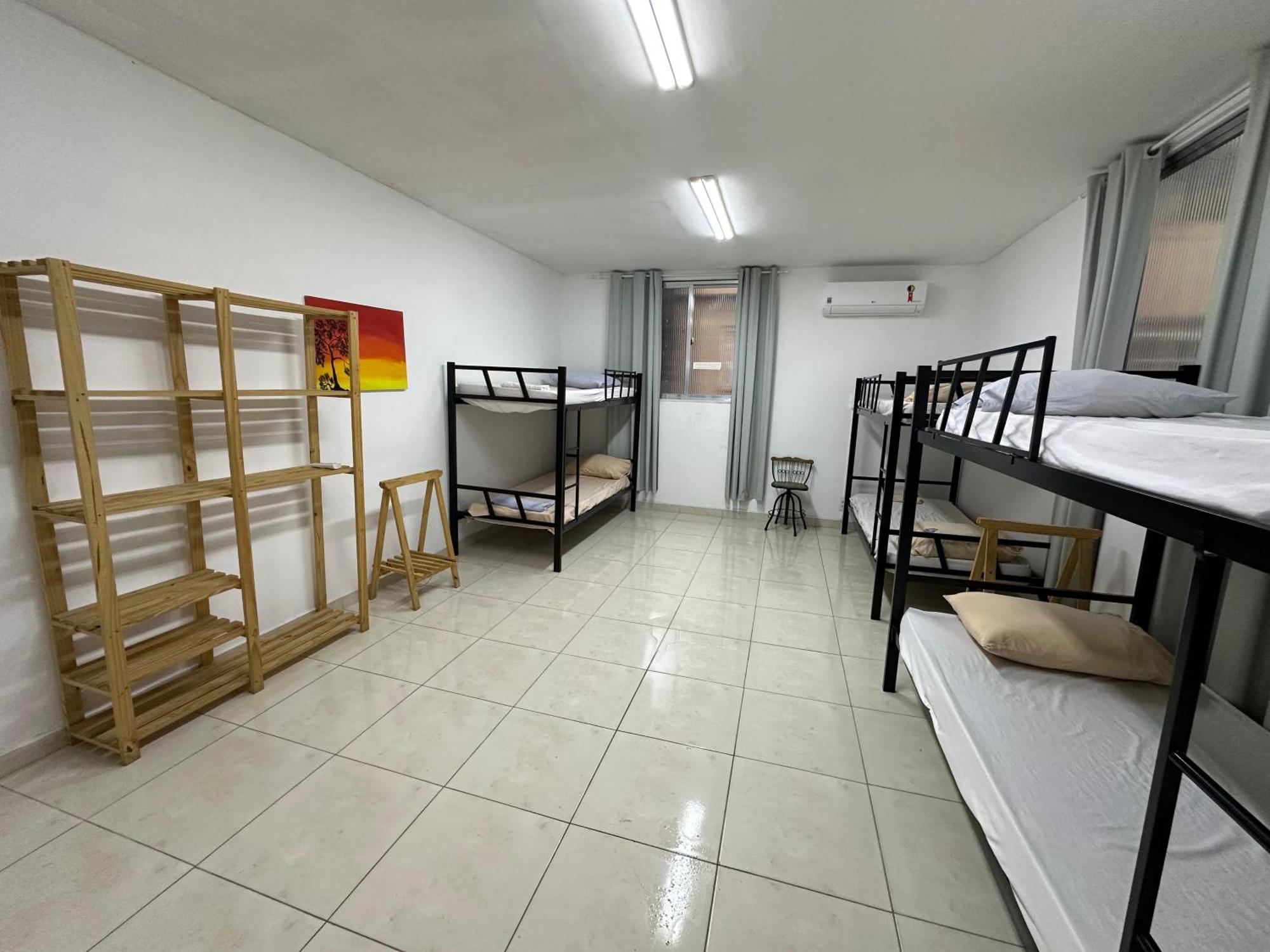 Hostal Casinha Tropical *